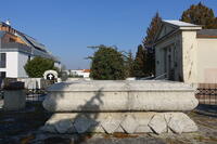 Tumba mit Wappentafeln (Südseite)