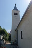 Der nördlich angestellte Turm der Kirche zum Heiligen Georg in Schranawand