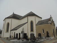 Die Pfarrkirche des Heiligen Johannes des Täufers in Trumau von Südosten